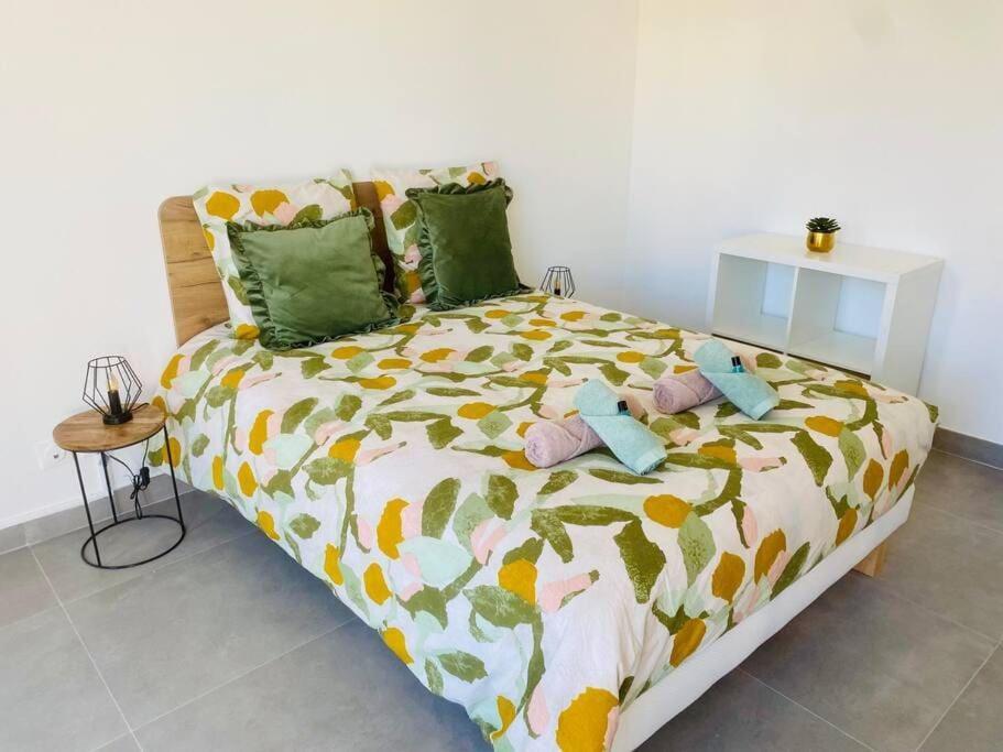 "Royal" Magnifique Appartement Avec Vue Sur Le Cadre Royal Sete Ngoại thất bức ảnh