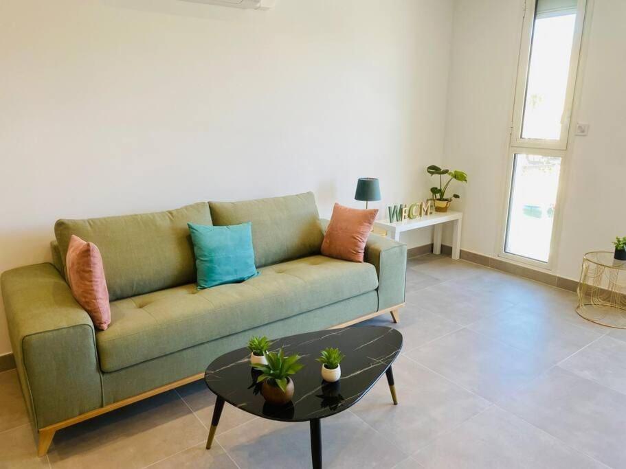 "Royal" Magnifique Appartement Avec Vue Sur Le Cadre Royal Sete Ngoại thất bức ảnh